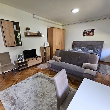 Aloha Apartment Novi Pazar Extérieur photo