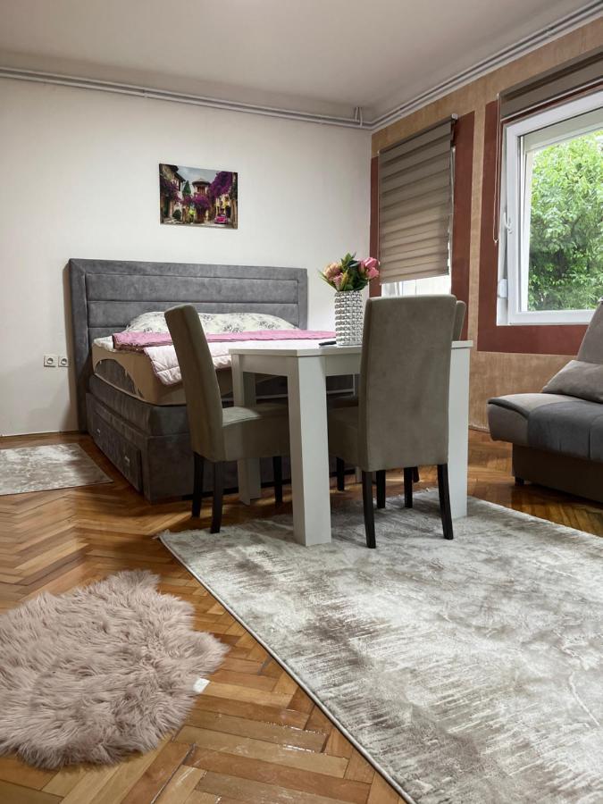 Aloha Apartment Novi Pazar Extérieur photo